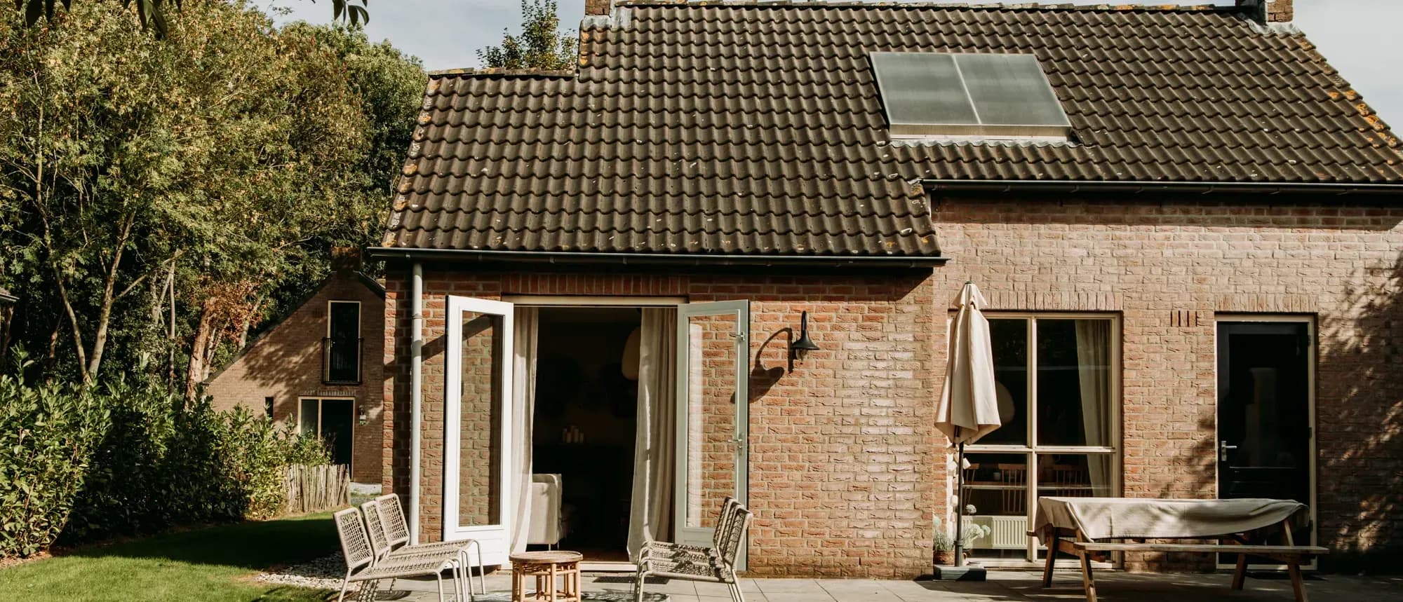 De échte kosten van een Airbnb: volledig overzicht + tips om ze slim door te berekenen (2025)